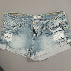 Stretch jean shorts